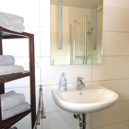 London 6 Pers Wifi In Der Near Lift Апартаменты